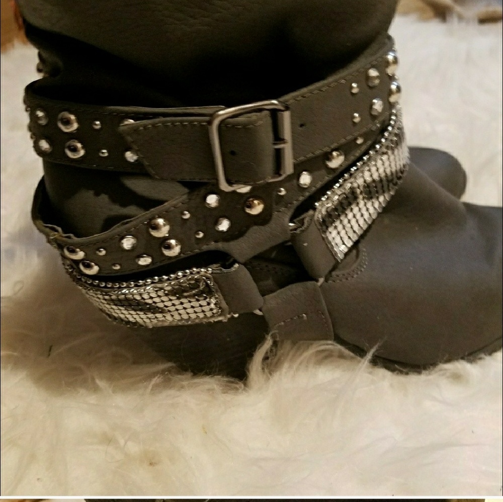 Not Rated boots reserved